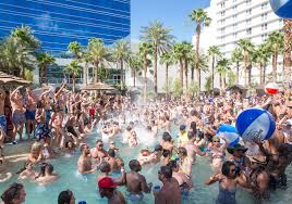How Las Vegas Is Reinventing The Pool Party In 2020 Las Vegas Pool Las Vegas Las Vegas Clubs