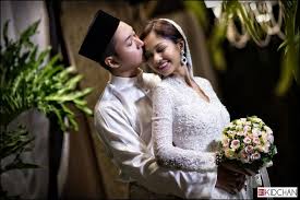 According to a family friend, mr nazrin had complained of a migraine that afternoon and went to bed after taking some medication. Pin On Classy Wedding Photography