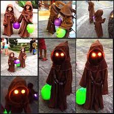 Kostüm beinhaltet volle länge hooded robe, 2 x kunstleder munition träger. The Kids Said They Wanted To Be Jawas We Said Sureeee Halloween Kinder Halloween Kinderkostume Kinder Kostum