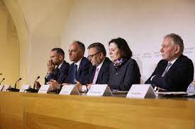La facture covid passe à 336 millions après un premier crédit complémentaire de 122,8 millions obtenu en novembre dernier, le conseil d'etat présente une. Communication Et Medias