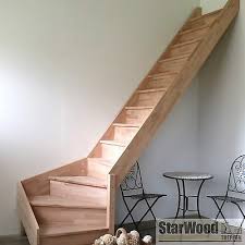 Diese treppe entspricht der din 18065 für baurechtlich notwendige treppen in wohngebäuden mit maximal zwei wohnungen! Massivholztreppe Rhodos 1 4 Gewendelt Rechts Mit Setzstufen Holztreppe Eur 829 90 Picclick De