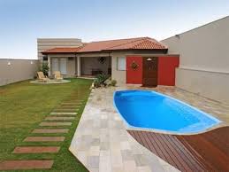 Resultado De Imagem Para Quintal Com Piscina De Fibra Casas Com Piscina Quintal Com Piscina Piscina Simples
