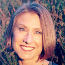 Carolyn Wallis's Instagram, Twitter & Facebook