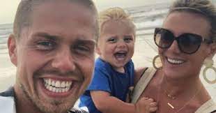 Sinds kort is ze in therapie om ook monique, want zij is sinds kort in therapie bij het therapiebureau 'master in happiness'. Monique Westenberg And Andre Hazes Jr Photos Monique Westenberg And Andre Hazes Jr Picture Gallery Famousfix