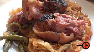 Verificați din când în când activitatea din cuptor, adăugați apă și amestecați de cate ori considerați că este nevoie chiar dacă veți înghiți în sec de fiecare dată. Ciolan Afumat Pe Varza Acra Calita Youtube