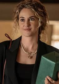 Trying to find this necklace from The Lost Daughter