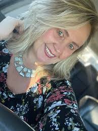 Amanda Breed's Instagram, Twitter & Facebook