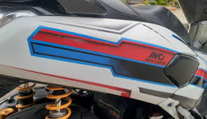 Motor ini menjadi buruan pecinta otomotif tanah air karena memiliki mesin 155cc yang bertenaga dan didukung bodi besar yang terlihat elegan. Yamaha Nmax Airbrush Simple Warna Tiru Helm Arai Rx 7 Kesayangan Gridoto Com