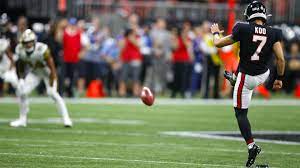 Look through examples of onside translation in sentences, listen to pronunciation and learn grammar. Nfl Onside Kick Rules Explaining The Kickoff Changes Why Recovery Percentage Has Tanked Sporting News