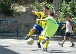 Последние твиты от fútbol calle chile (@futbol_calle). De Como Jugar Al Futbol En La Calle Puede Suponer Una Multa De Hasta 1 000 Euros Ideal