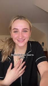 Danielle Arthur's Instagram, Twitter & Facebook