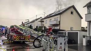 See this route and plan your own adventure with komoot! Haus Nach Gewittern Unbewohnbar Unwetter Losen Feuer Fluten Und Unfalle Aus The Weather Channel Artikel Von The Weather Channel Weather Com