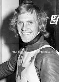 Well here is probably the only photo in existence of John Maher's beautiful  full bodied FED in the hands of Rodney Bell. 1973 at Savanna. Photo by Ian  Collings.