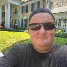 Inconsiderate RV parking behavior at Cracker Barrel