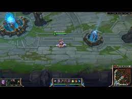 The second is to click the locking button located beside the map in the new hud. Nemo