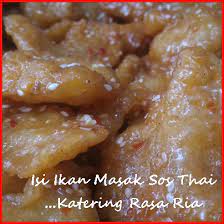 1 batang daun bawang, iris kasar. Isi Ikan Masak Sos Thai Katering Sjb