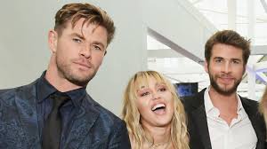 The hemsworth brothers, chris, liam, and luke, have been dominating the movie industry lately with their rugged good looks but they aren't all the same height. Chris Hemsworth Seemingly Pokes Fun At Brother Liam Hemsworth S Split From Miley Cyrus Kmov Com