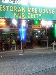 Hutan melintang terletak berdekatan / bersebelahan dengan laut iaitu selat melaka. Poskod Changkat Jering Taiping