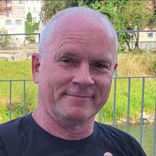 Alter Ferbedo Mercedes 190 Sl von 1960. Sehr schönes Tretauto aus Blech.  Maße ca. 1,29 m x 55 cm x 51 cm. Der Wagen wurde sehr aufwändig  restauriert. Preis VB 2250€.