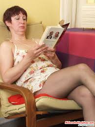 MaturesAndPantyhose