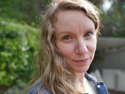 Amanda Burr's Instagram, Twitter & Facebook