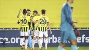 Dakikada penaltıdan erik sabo kaydetti. Football 10 Man Fenerbahce Beat Fatih Karagumruk 2 1