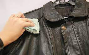 Lakukan tips atau cara memutihkan kulit tangan dan kaki dengan menggunakan bahan alami tadi secara rutin untuk mendapatkan hasil yang maksimal. Rangkuman Masalah Jaket Kulit Dan Solusinya Serta Obat Jaket Kulit