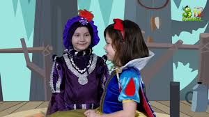 Desene animate cu alba ca zapada si cei sapte pitici ( snow white and the seven dwarfs ) online dublat in limba romana. Casuta Cu Povesti Alba Ca Zapada Si Cei Sapte Pitici Youtube