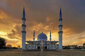 Located in the town of kuala kengsar, perak, malaysia, the. Hayati Bulan Ramadan Ini 10 Masjid Tercantik Di Selangor Untuk Dilawati Libur