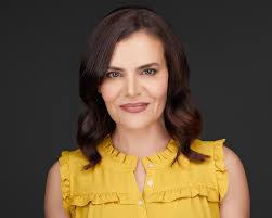 Lisa Strawn's Instagram, Twitter & Facebook