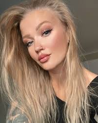 Amanda Wester's Instagram, Twitter & Facebook