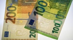 Diese jedoch muss nicht mehr in dem land liegen, das den druck in auftrag gegeben hat, denn die bundesbank. Schwerer Zu Falschen Neue 100 Und 200 Scheine Im Umlauf