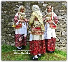 The men's tunic could be shorter than the women's, especially if they were working outside. Ellhnikh Istoria Kai Proistoria Greek History And Prehistory Traditional Greek Costumes Of Modern Greece Detailed Analysis Of The History Of Greek Dress
