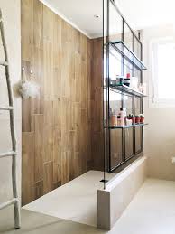 Renovation Salle De Douche Saint Raphael Salle De Bain Industrielle Par B Inside Industriel Bois Effet Bois Homify Salle De Douche Idee Salle De Bain Salle De Bain Industrielle