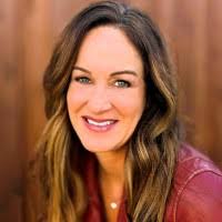 Dana Hilton's Instagram, Twitter & Facebook