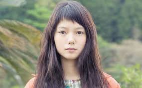 うす眉さん 濃い眉さん タイプ別 眉毛 の整え方 キナリノ オン眉 ロング 前髪 ロング 髪型