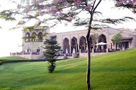 The park is held together by a formal axis or spine that itself is tied together along its entire length with a water channel providing an additional and. Al Azhar Park