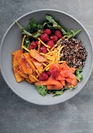 Bol De Quinoa Patate Douce Saumon Fume Framboises Sauce Asiatique Https Www Troisfoisparjour Com Fr Healthy Bowls Asian Sauce Food Inspiration