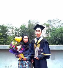 Ia juga dapat mengurangkan kos penginapan dan perjalanan bagi ibu bapa yang tinggal berdekatan dengan kampus anak meraka. Siswa Sulung Tajaan Tabung Pendidikan Jbbps Lulus Cemerlang Utusan Borneo Online