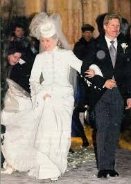 Prince Alexander Of Liechtenstein Marries Astrid Kohl Of Germany In 2003 Royal Brides Royal Wedding Gowns Royal Wedding Dress
