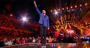 Nouvelle édition de « la chanson de l'annee », présentée par nikos aliagas et produite par dmls tv, proposée aux téléspectateurs samedi 15 juin nico 14/05/2019 16:49. La Chanson De L Annee 2019 Amir Et Longtemps Gagnants Pire Audience Historique Pour Tf1 Toutelatele