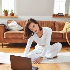 She currently resides in parchowo, poland. Natalia Szroeder Ambasadorka Lenovo