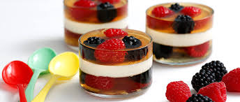 Jenis makanan ini rendah lemak, akan tetapi kandungan gula nya tinggi. Fresh Berries Raspberry Blackberry And Yogurt Jelly Cups