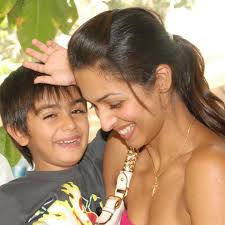 She recently posted an adorable picture of her son, arhaan khan taking. Pin On Bollywood S Yummy Mummies