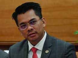 Aziz bin jamman, ketua pemuda umno semporna, berserta rombongan dengan diiringi oleh tn. Polis Berhak Semak Telefon Bimbit Orang Awam Aziz Jamman