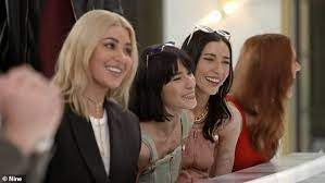 Celebrity apprentice australia is about celebrities that take on challenges such as financial, retail and many more and then they go to the board room and face elimination or 'firing'. Evfad9njmyy7um