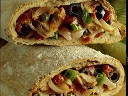 Ricetta Calzone Al Tonno E Pomodorini Donnamoderna Ricetta Cibo Etnico Pomodorini Ricette
