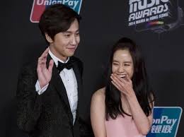 The running man cast and guests rain and kim woo bin traveled to australia to accomplish a multitude of tasks. Running Man S Song Ji Hyo Reveals How She Got Cast In Entertainment Industry Works Undercover As Barista In Latest Episode Entertainment Chinatopix