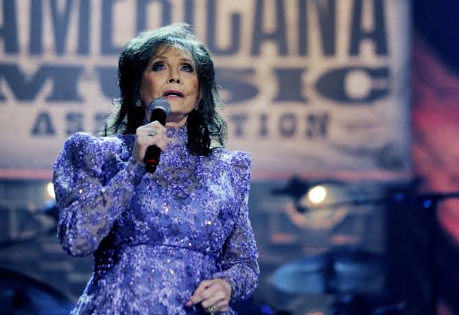 Loretta Lynn to release new album featuring Reba, Carrie Underwood