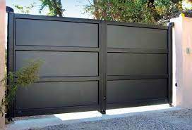 According to the psychology of color, your driveway gate is either saying no tresspassing or i had always reckoned that selecting a gate color had more to do with coordinating it with the house. 25 Simple Gate Design For Small House Updated 2020